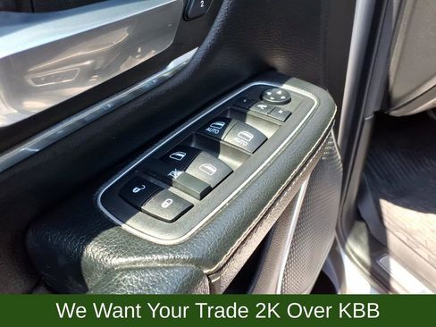 Used 2022 RAM 1500 Laramie AWD/4WD image 16