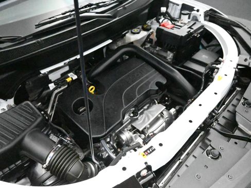 Certified 2026 Chevrolet Equinox LT FWD image 29