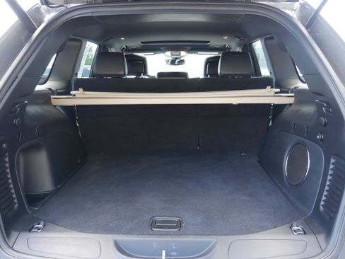 Used 2022 Jeep Grand Cherokee Laredo X AWD/4WD image 6