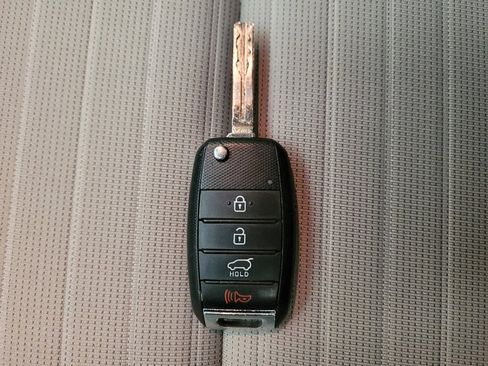 Used 2017 Kia Sportage LX w/ LX Popular Package image 32