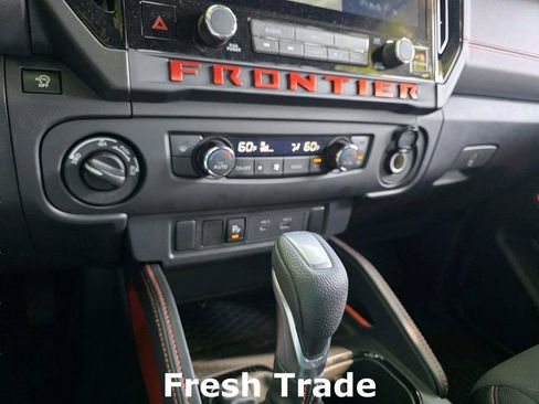 Used 2025 Nissan Frontier PRO-4X AWD/4WD image 15