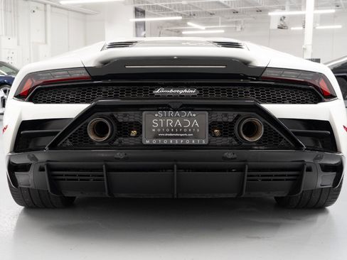 Used 2020 Lamborghini Huracan EVO image 8