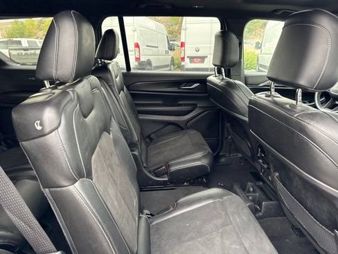 Used 2023 Jeep Grand Cherokee L Laredo AWD/4WD image 18