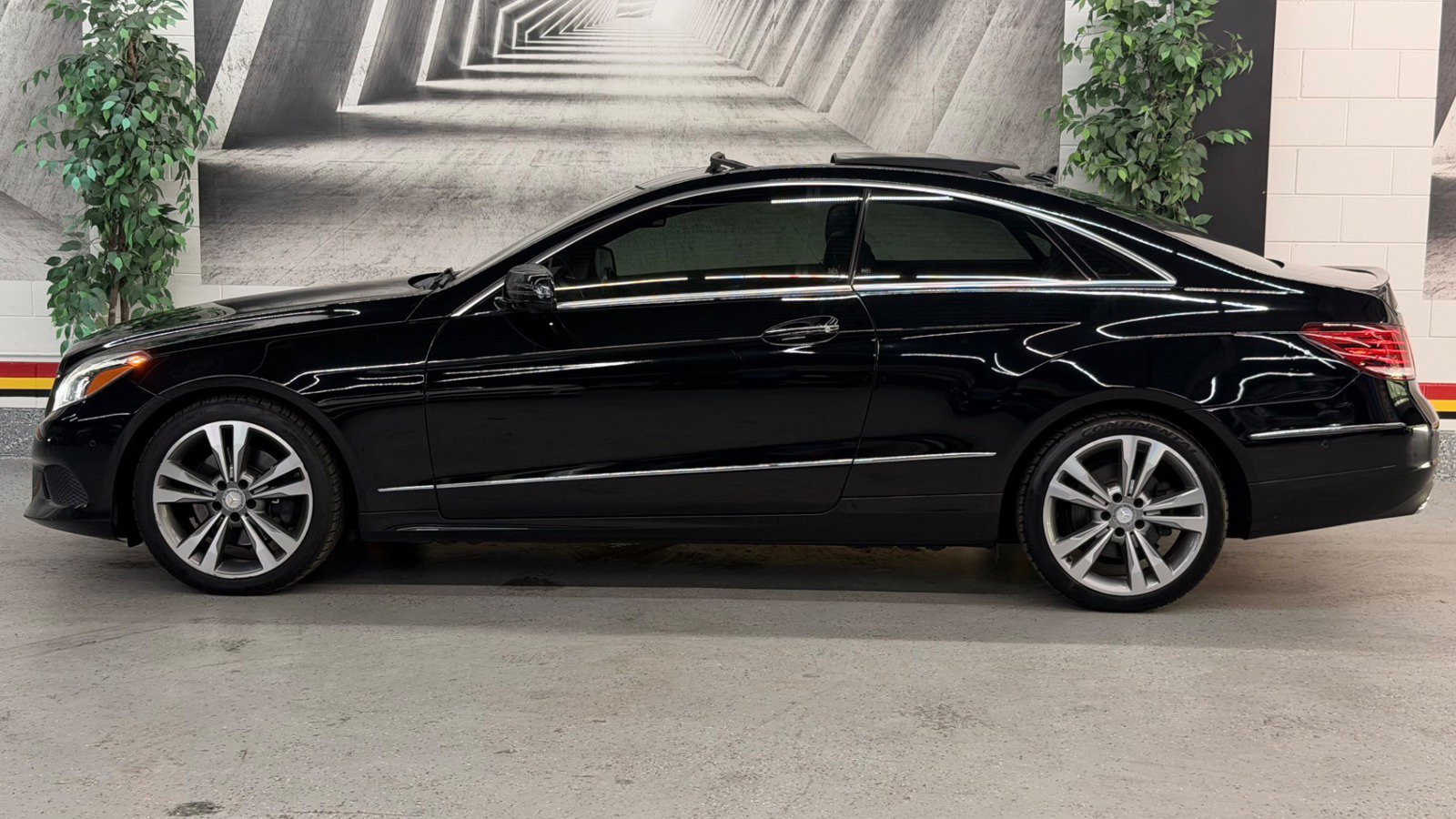 Used 2017 Mercedes-Benz E 400 4MATIC Coupe image 5