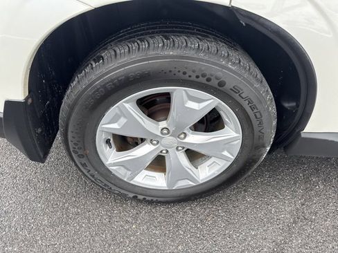 Used 2015 Subaru Forester 2.5i Premium w/ All-Weather Package image 9