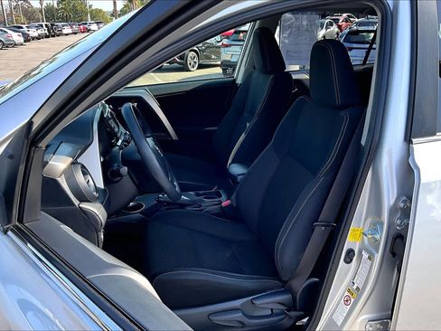 Used 2015 Toyota RAV4 XLE FWD image 7