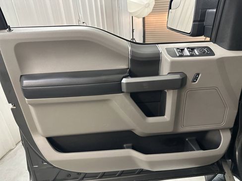 Used 2020 Ford F150 XLT w/ Equipment Group 302A Luxury image 12