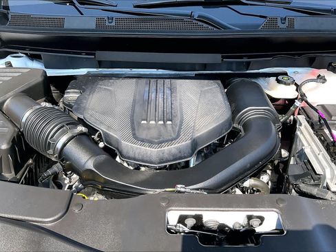 Certified 2026 Chevrolet Traverse LT FWD image 31