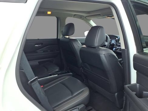 Certified 2023 Nissan Pathfinder SL w/ SL Premium Package AWD/4WD image 12
