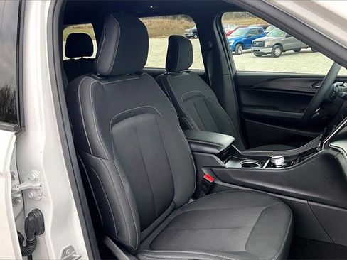 Used 2024 Jeep Grand Cherokee Laredo w/ Trailer Tow Package image 7