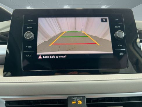 New 2026 Volkswagen Taos SE image 24