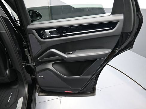 Certified 2019 Porsche Cayenne AWD/4WD image 26