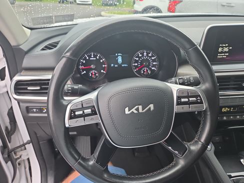 Used 2022 Kia Telluride EX w/ EX Premium Package AWD/4WD image 3