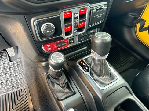 Used 2020 Jeep Wrangler Unlimited Rubicon w/ Dual Top Group AWD/4WD image 20