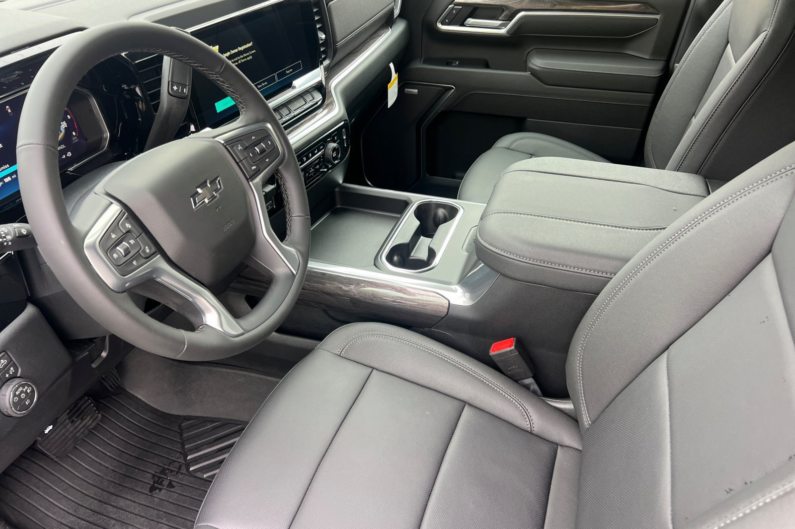 Used 2026 Chevrolet Silverado 2500 LTZ w/ LTZ Plus Package AWD/4WD image 10