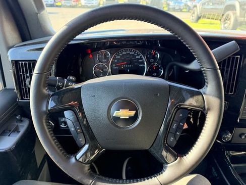 Used 2019 Chevrolet Express 2500 Extended w/ Enhanced Convenience Package RWD image 8