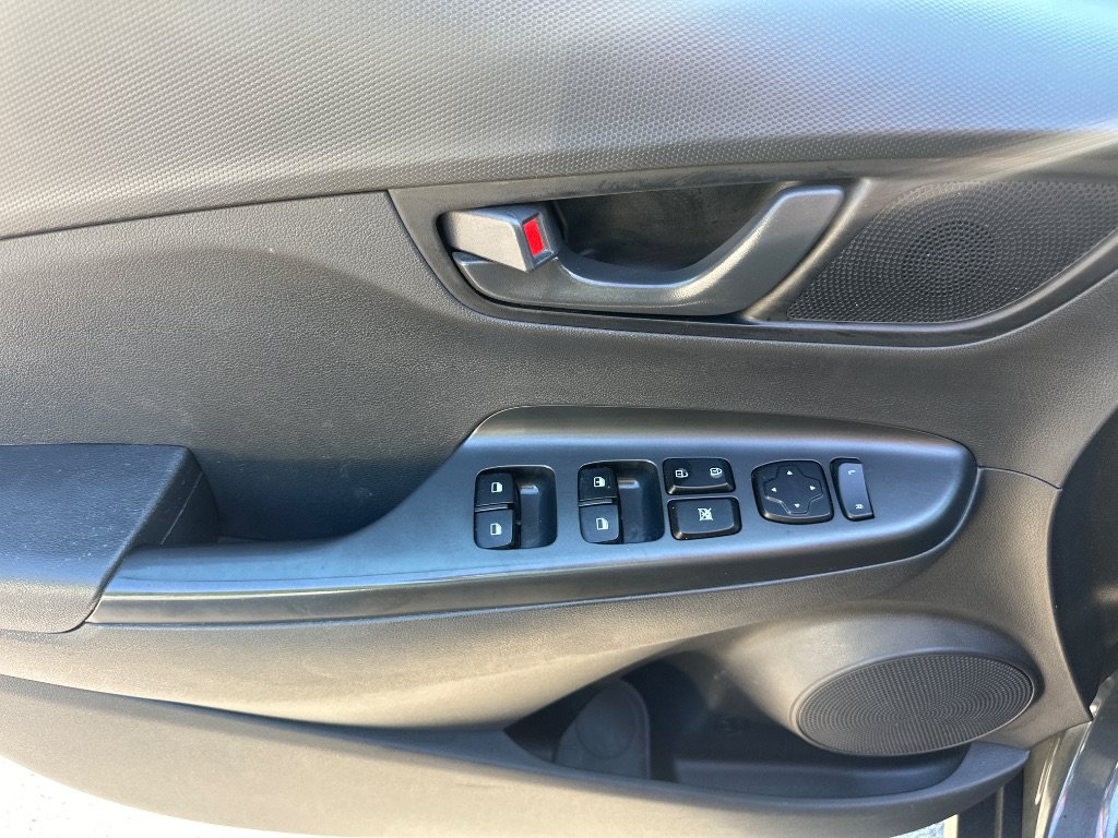 Used 2022 Hyundai Kona SEL FWD image 10