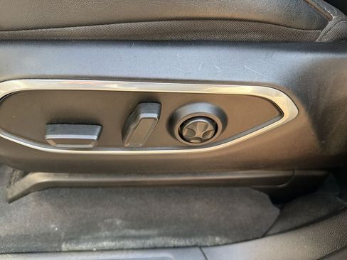 Used 2024 Jeep Wagoneer L Series II w/ Flexible Seating Group AWD/4WD image 17