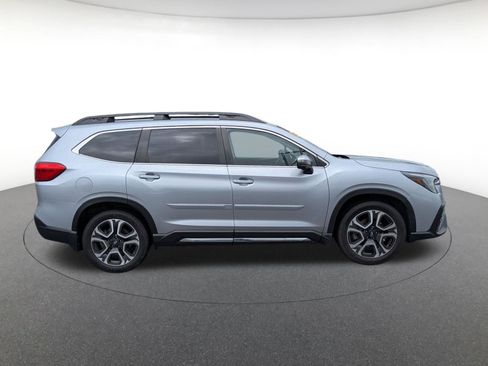 Used 2023 Subaru Ascent Limited w/ Technology Package AWD/4WD image 4