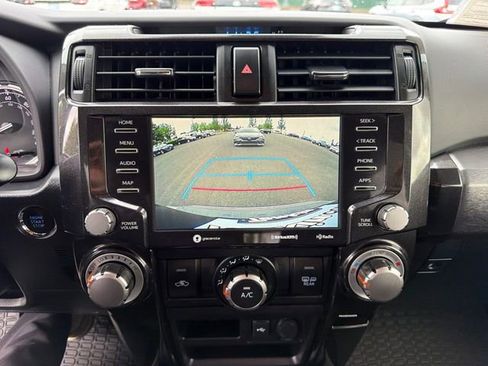 Used 2020 Toyota 4Runner TRD Off-Road Premium AWD/4WD image 23