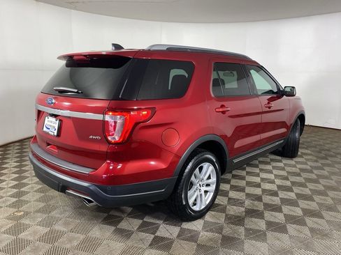 Used 2018 Ford Explorer XLT image 22