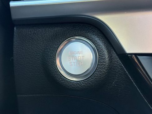 Used 2025 Kia Telluride S AWD/4WD image 24