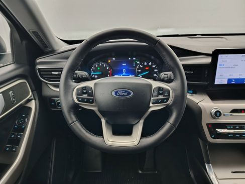 Used 2023 Ford Explorer XLT w/ Equipment Group 202A image 39