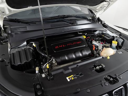 Used 2018 Jeep Compass Limited AWD/4WD image 41