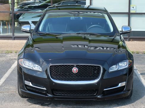 Used 2016 Jaguar XJ R-Sport image 4