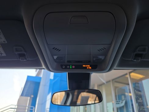 Used 2022 Chevrolet Equinox LT image 24