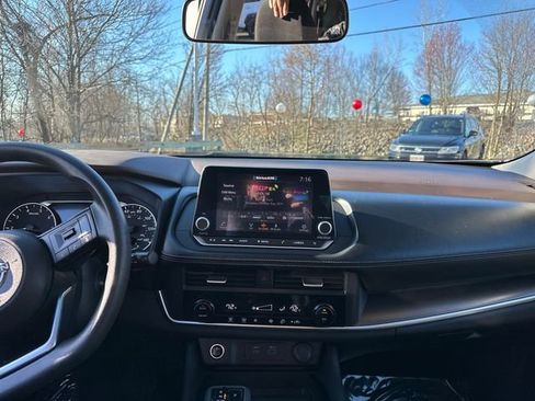 Used 2023 Nissan Rogue SV image 23