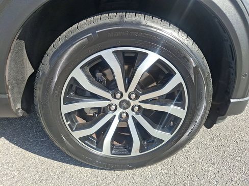 Used 2020 Ford Explorer ST w/ Premium Technology Package image 8