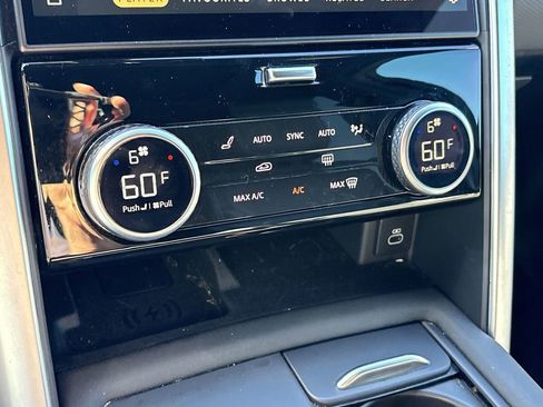 Used 2023 Land Rover Discovery S R-Dynamic image 18