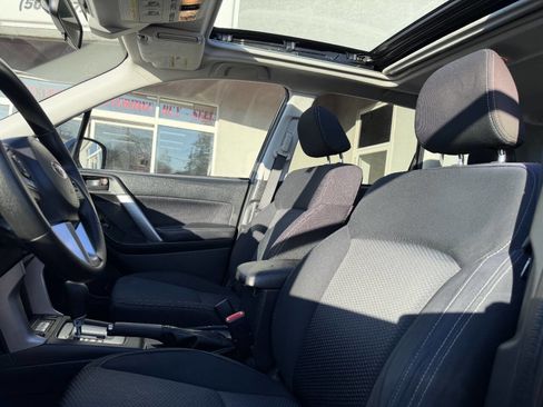 Used 2017 Subaru Forester 2.5i Premium image 16