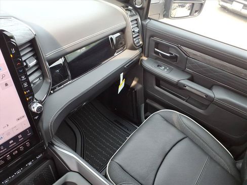 New 2026 RAM 2500 Limited AWD/4WD image 34