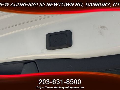 Used 2022 Toyota RAV4 XLE Premium FWD image 31