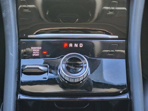 Used 2023 Jeep Grand Cherokee Limited w/ Black Appearance Package image 16