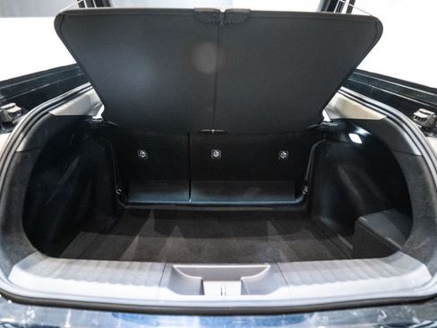 Used 2025 Toyota Prius LE image 33