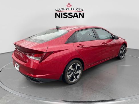 Used 2023 Hyundai Elantra SEL w/ Convenience Package FWD image 6