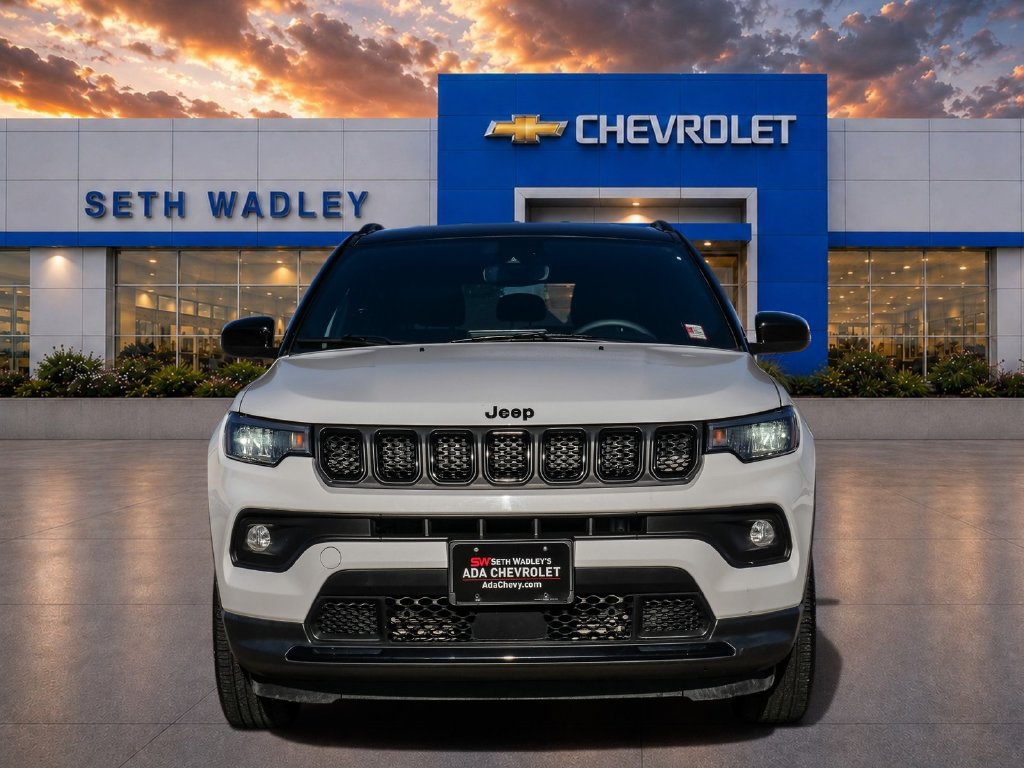 Used 2024 Jeep Compass Latitude w/ Convenience Group AWD/4WD image 2