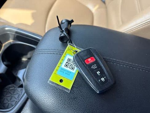 Used 2019 Toyota RAV4 XLE Premium FWD image 26