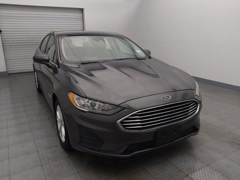 Used 2019 Ford Fusion SE FWD image 14