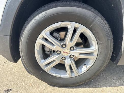 Used 2024 GMC Terrain SLE AWD/4WD image 9