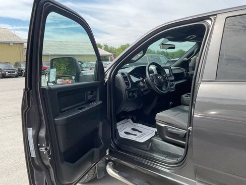 Used 2024 RAM 2500 Tradesman w/ Chrome Appearance Group AWD/4WD image 19