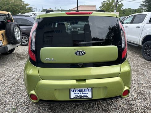 Used 2015 Kia Soul ! FWD image 7
