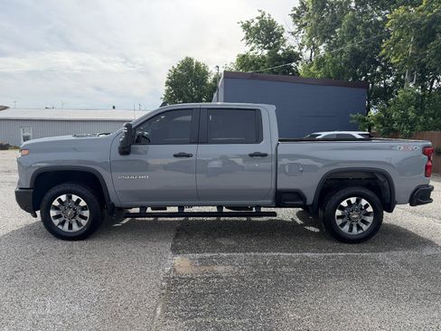 Used 2025 Chevrolet Silverado 2500 Custom w/ Custom Value Package AWD/4WD image 2