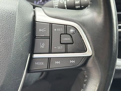 Used 2023 Toyota Highlander XLE FWD image 27