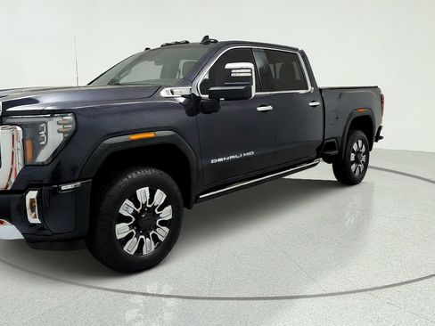 Used 2024 GMC Sierra 3500 Denali w/ Denali Reserve Package AWD/4WD image 1
