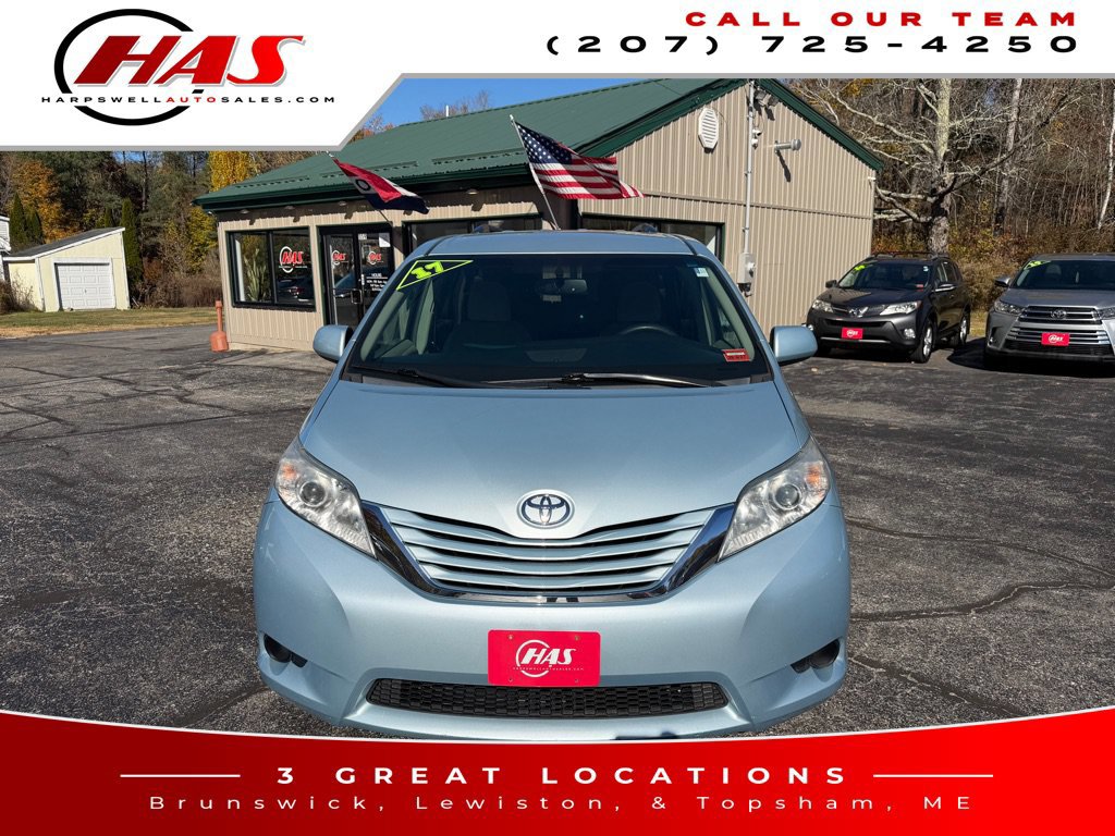 Used 2017 Toyota Sienna LE AWD/4WD image 27
