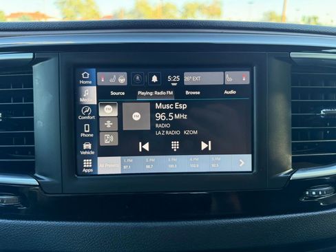 Used 2023 Chrysler Voyager LX image 34